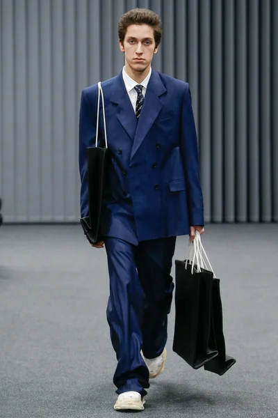 Look 33